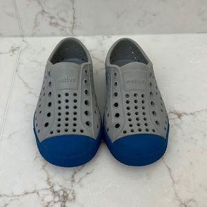 Toddler Boys Native shoes - size 7. Worn less than 6 times. Great condition!!